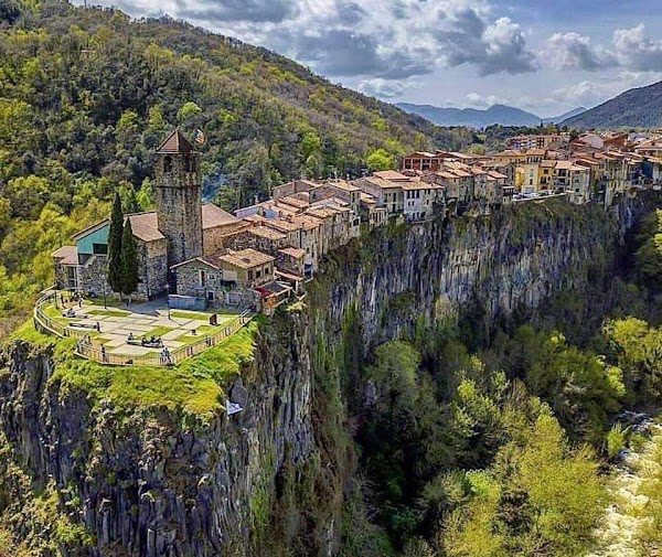 Castellfollit de la Roca