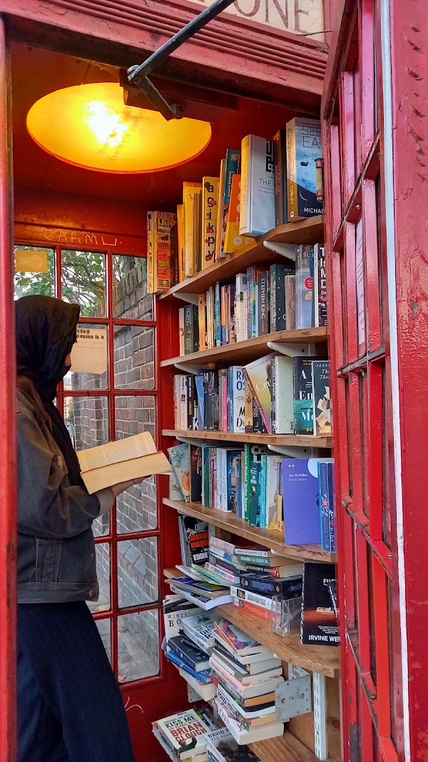K2 Telephone Box (Book Exchange) 3