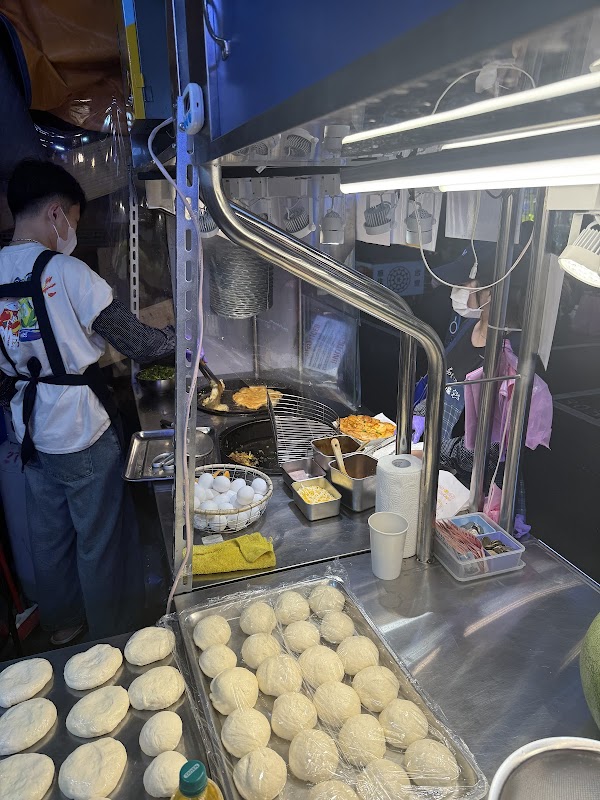 台北炸蛋蔥油餅（Taipei Bomb Scallion Pancake)