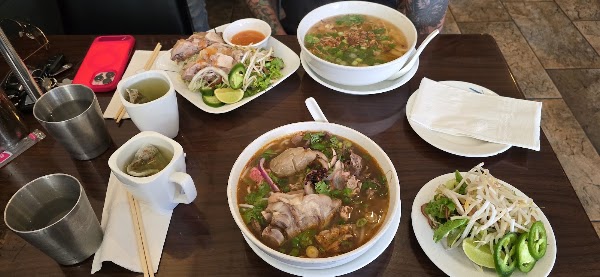 VN Pho & Deli 4
