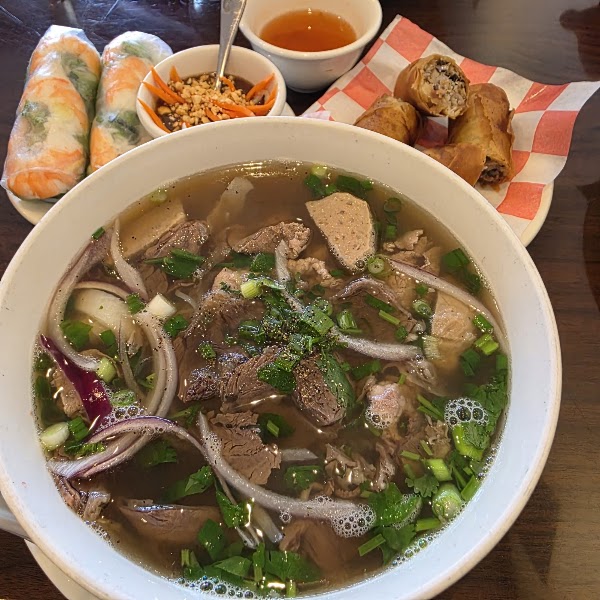 VN Pho & Deli 3