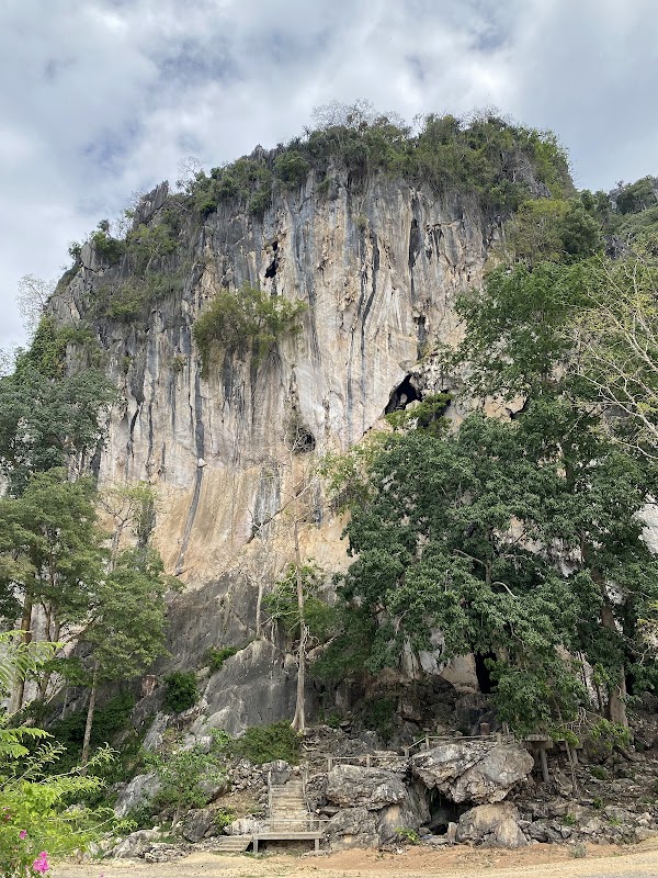 Tham Khao Bot Temple 1