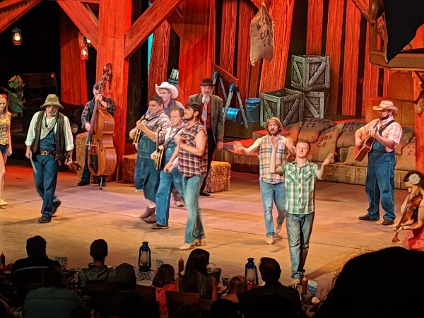 Hatfield & McCoy Dinner Feud 4