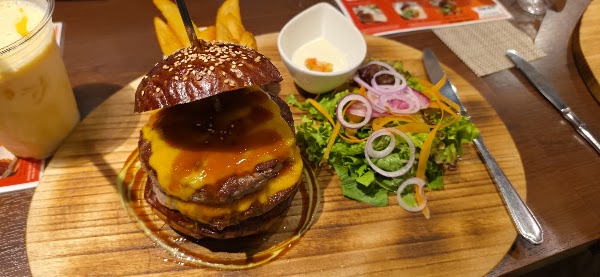 LUXE BURGERS NINGYOCHO 4