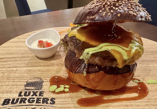 LUXE BURGERS NINGYOCHO 3