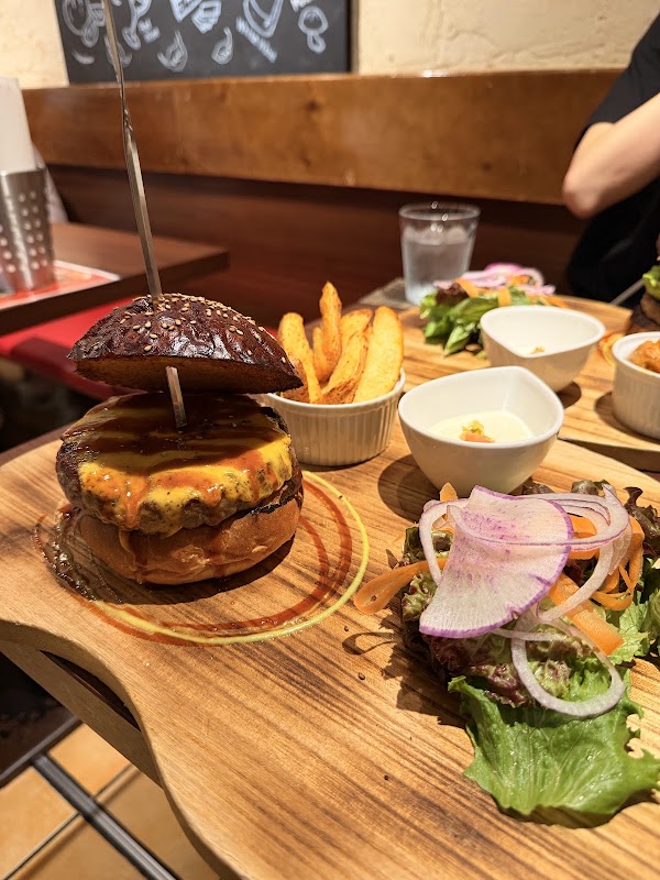 LUXE BURGERS NINGYOCHO 2