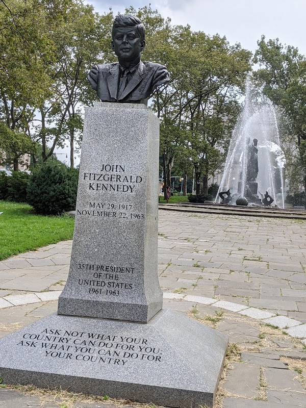 Grand Army Plaza 3