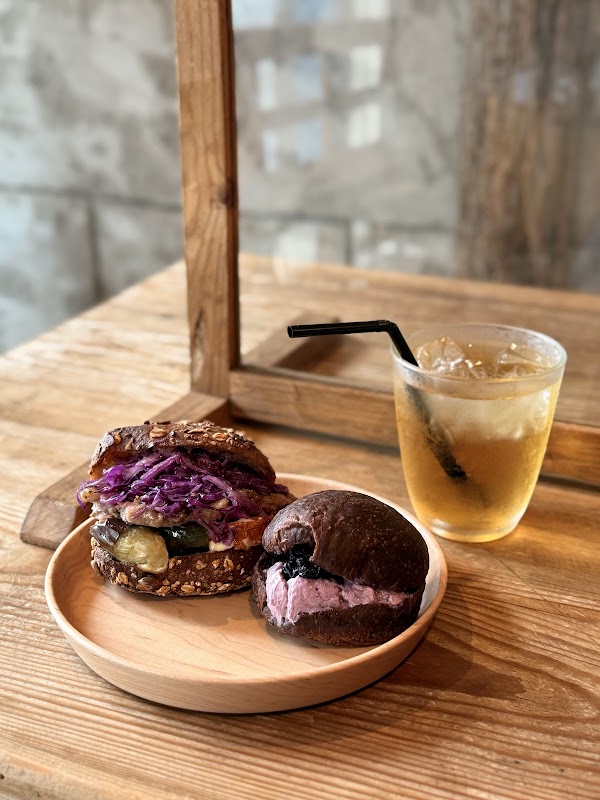 DACOTAN CAFE 5