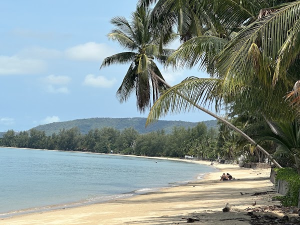 Lipa Noi Beach