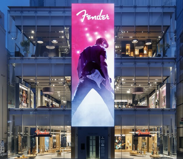 FENDER FLAGSHIP TOKYO