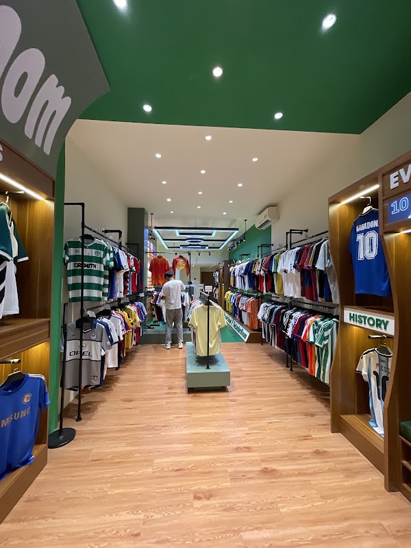 The Locker Room – Retro Football Jersey Shop 3