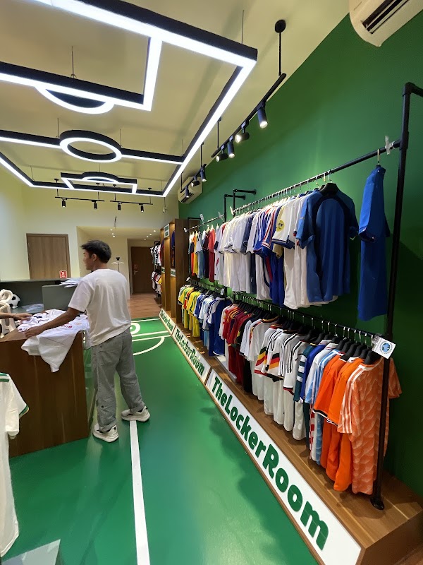 The Locker Room – Retro Football Jersey Shop 2