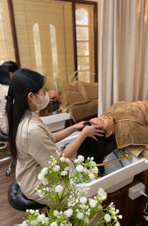 Nón Lá Healing Spa - 27 Hàng Gà 1
