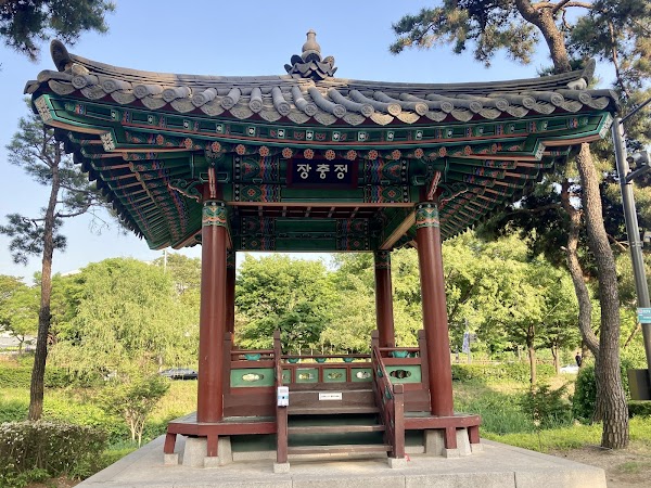 Jangchungdan Park 3