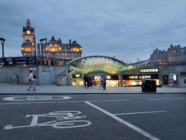 Waverley Bridge 5
