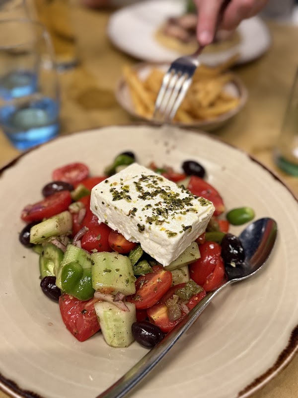 Manakis Greek Taverna 4