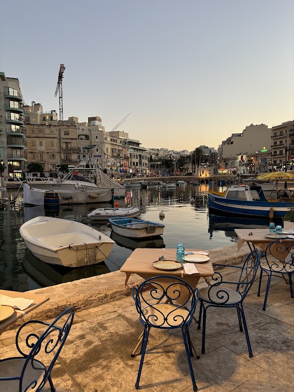 Manakis Greek Taverna 3
