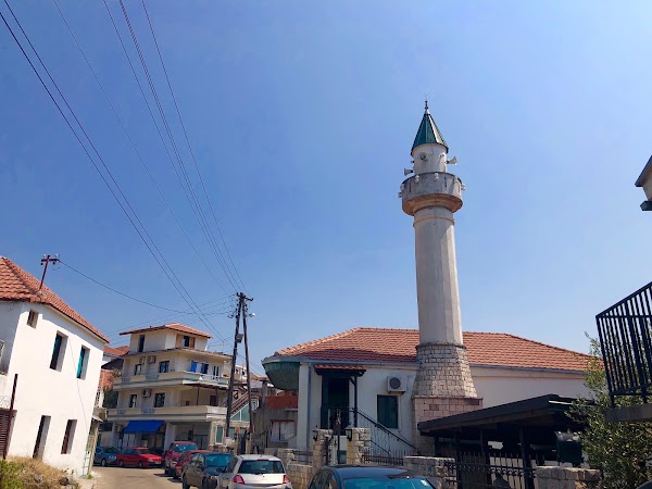 Xhamia Bregut Mosque