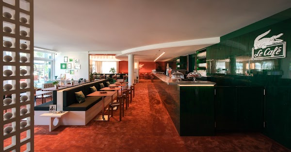 Le Café Lacoste