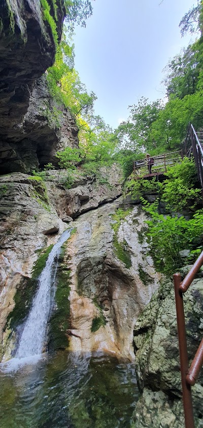 Deungseonpokpo 1