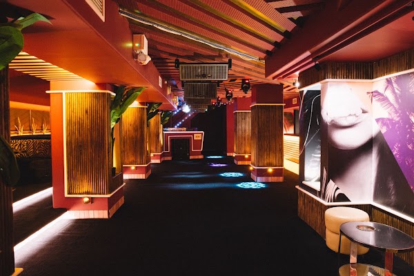 Flamingo Lounge