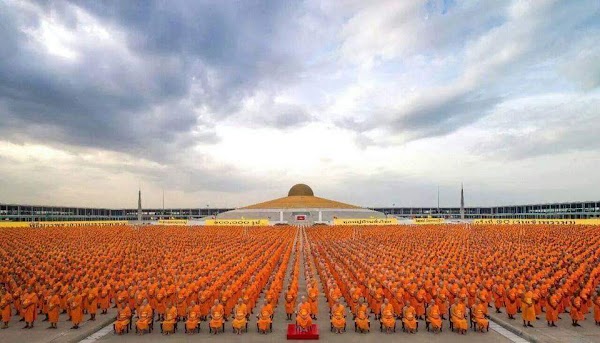 Wat Phra Dhammakaya 4