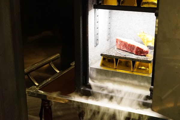 Azabu French × Aged Beef Yakiniku Restaurant VinIX