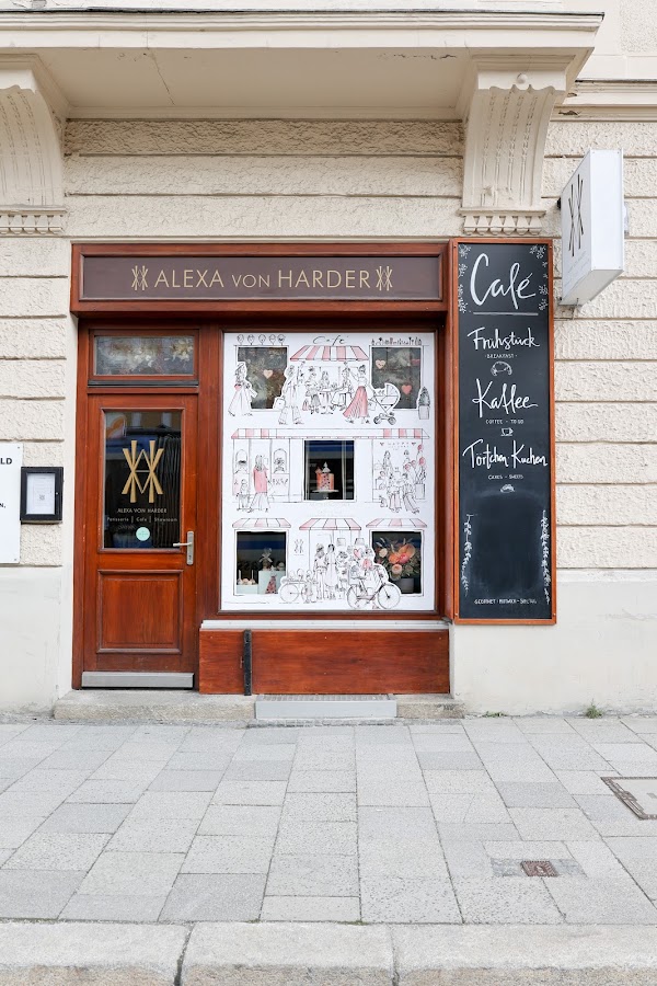 Alexa von Harder - Café & Pâtisserie