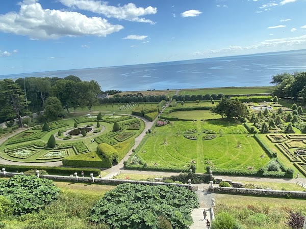 Dunrobin Castle & Gardens 4
