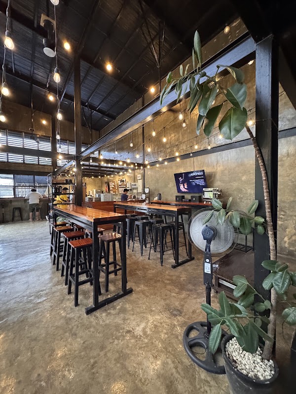 Common Crew Coffee Roasters & Brewers 2