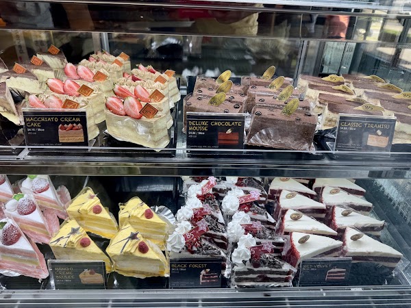 85°C Bakery Cafe - Cherry Hill 3