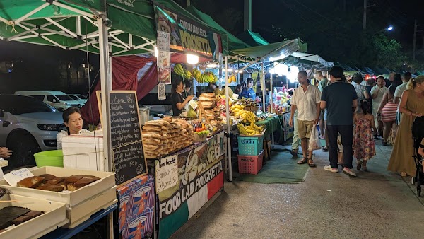 Fisherman's Village Night Market 5
