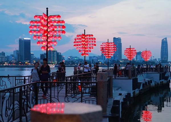 Cầu Tình Yêu - Love Pier