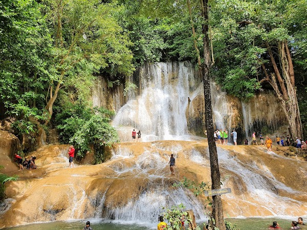 Sai Yok Noi Waterfall (Khao Pang Waterfall)