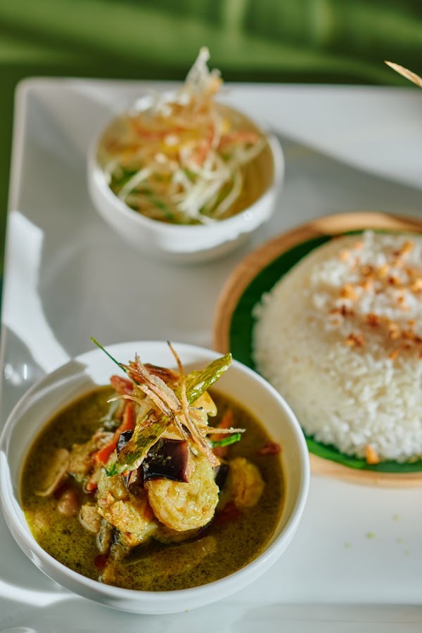 Aanu Restaurant & Bar 5