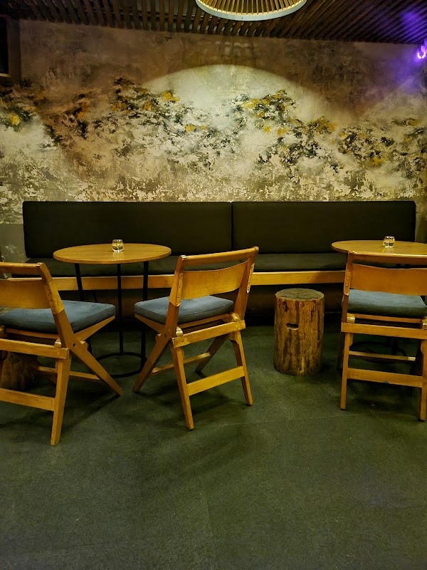 Xaman Bar 4