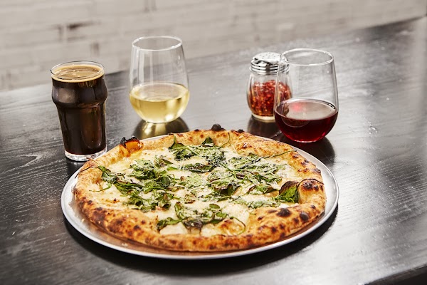 Long Bridge Pizza Company 3