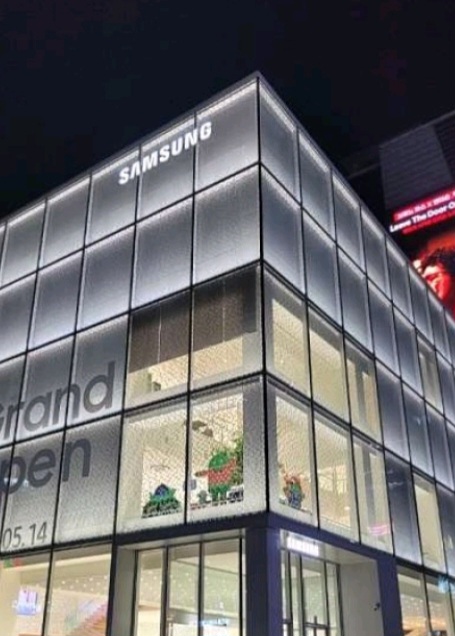 Samsung Store Hongdae 1