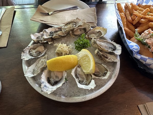 Harbour Oyster + Bar 4