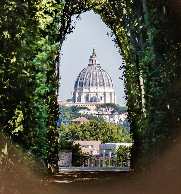 keyhole on aventine hill 5