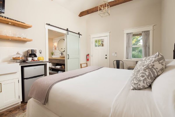 Mustard Seed Bed & Breakfast on the Llano 5