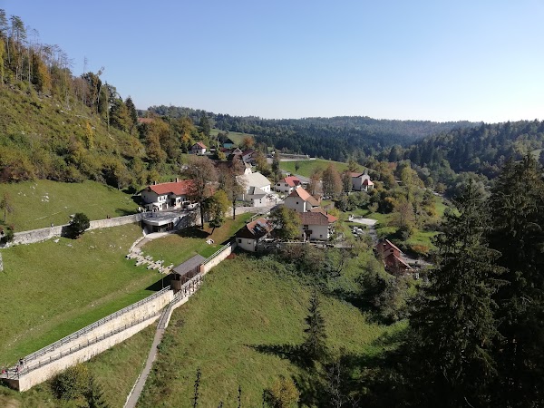 Predjama Castle 4