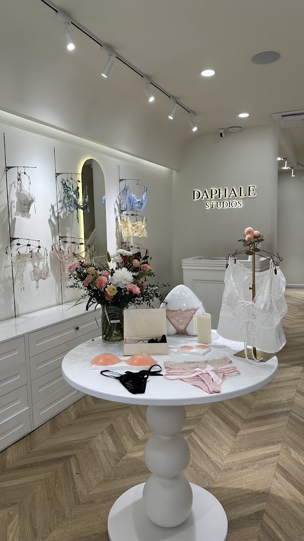 DAPHALE STUDIOS 4