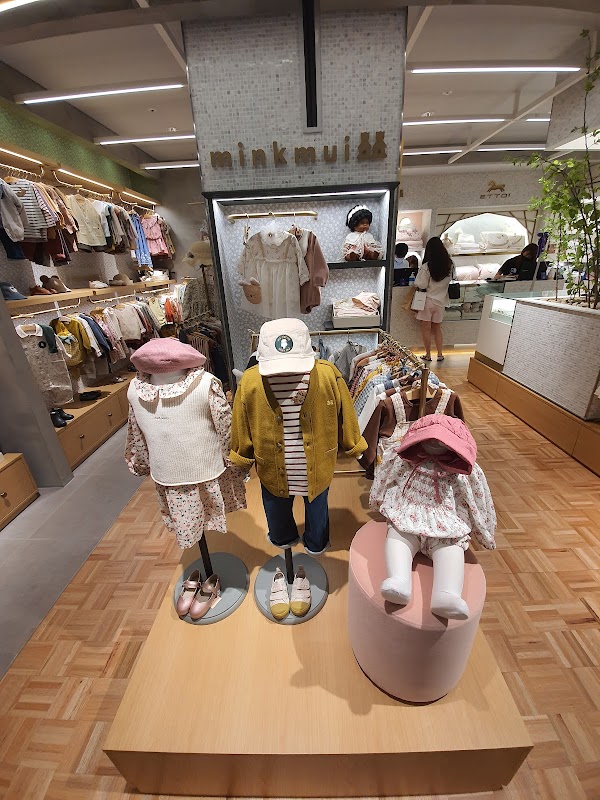 Hyundai Department Store Apgujeong Main Store 4