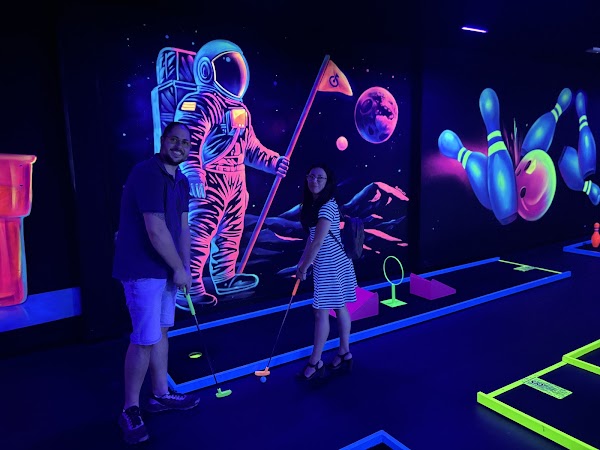 Neón Minigolf 2
