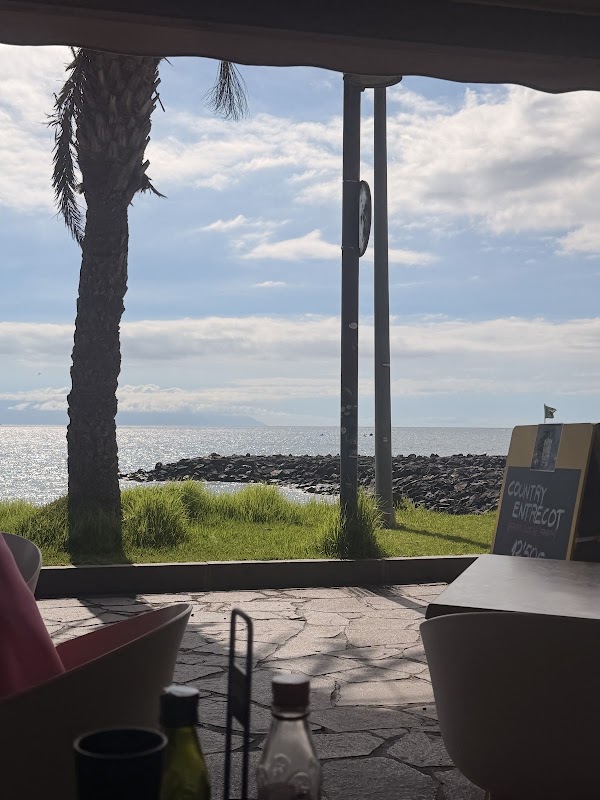 Esencia Restaurante & Lounge Bar