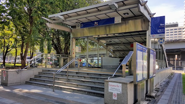 Silom MRT Station 4