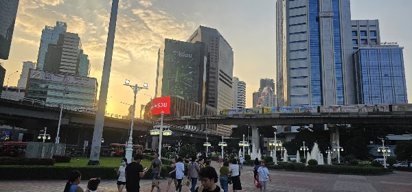 Silom MRT Station 3