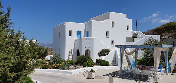 Sarakiniko Rooms To Let - Milos Island
