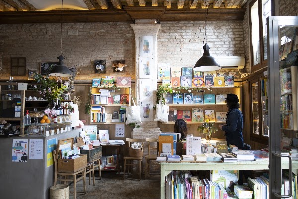 sullaluna libreria & bistrot 1